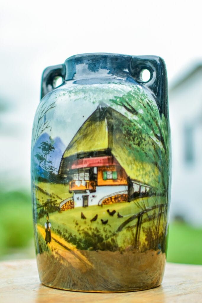 Vase Ancien Schramberg en majolique