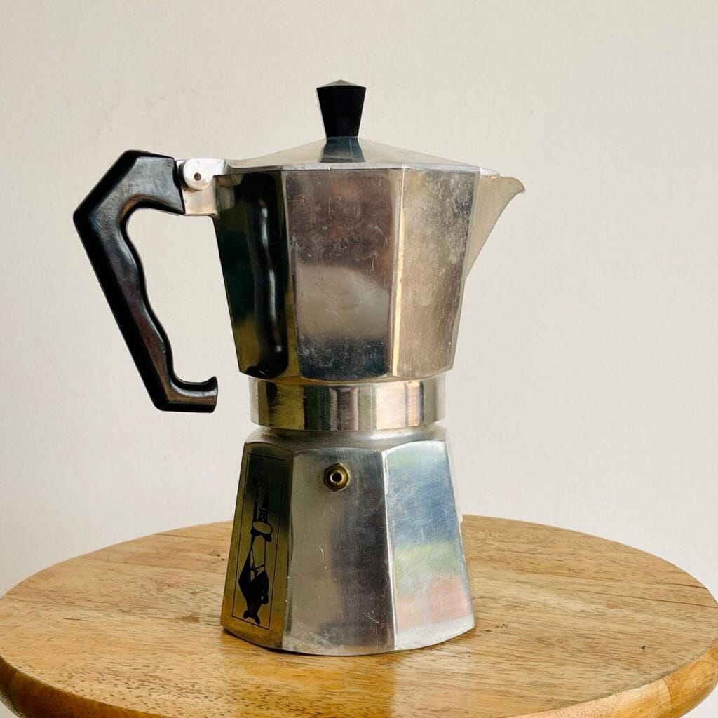 Cafetière italienne Bialetti Moka Express d'occasion pour 6 tasses